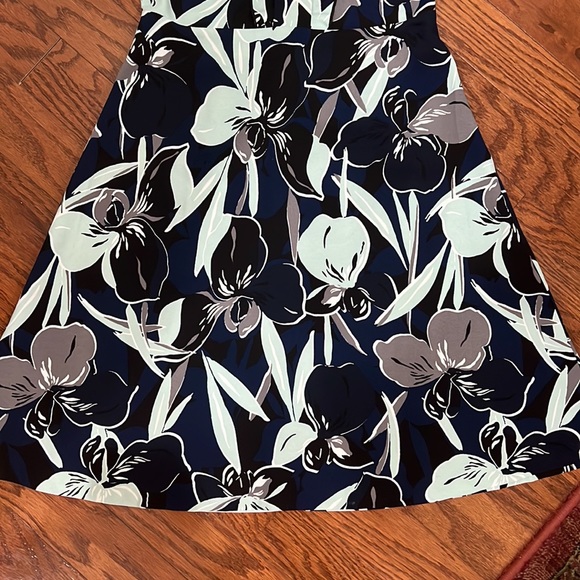 Ann Taylor Factory Floral Dress (4P) - Picture 2 of 5